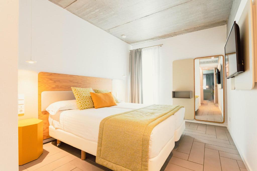 Resort Cordial Santa Águeda & Perchel Beach Club — 5
