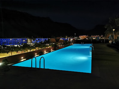 Silent pool (adults only) — 1