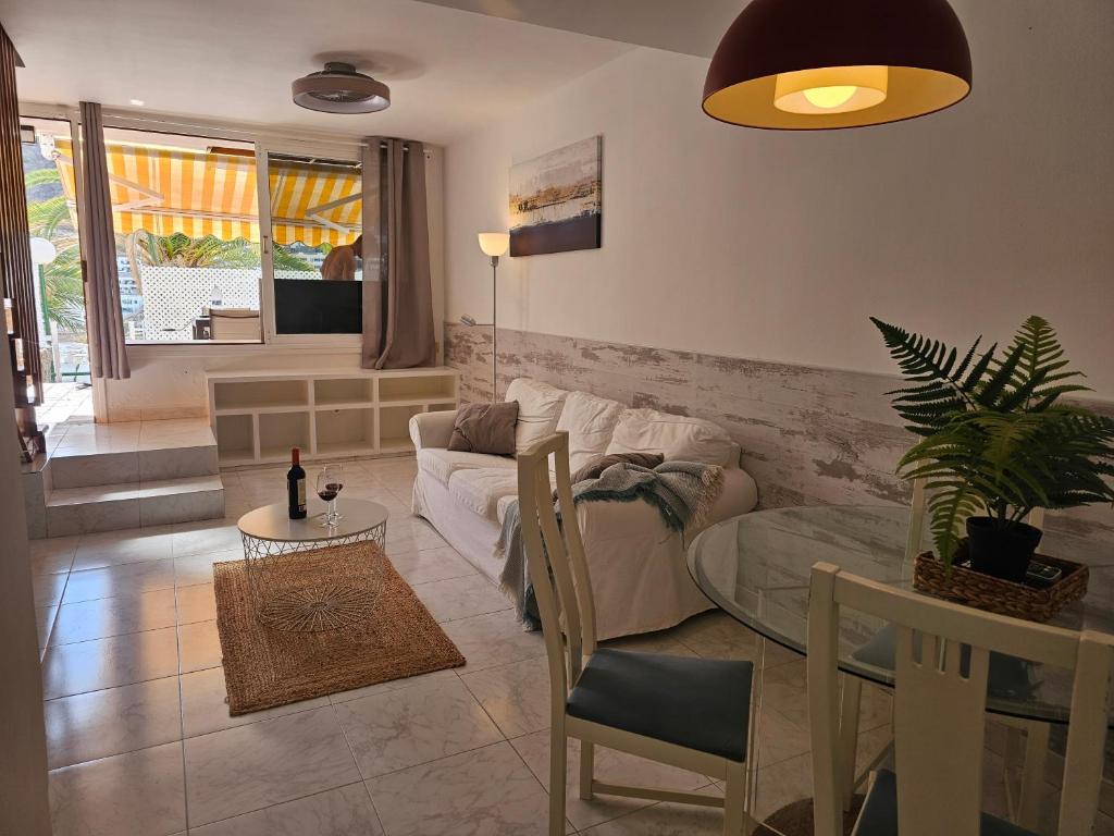 Spacious Family Duplex with Access to the Pool — 9