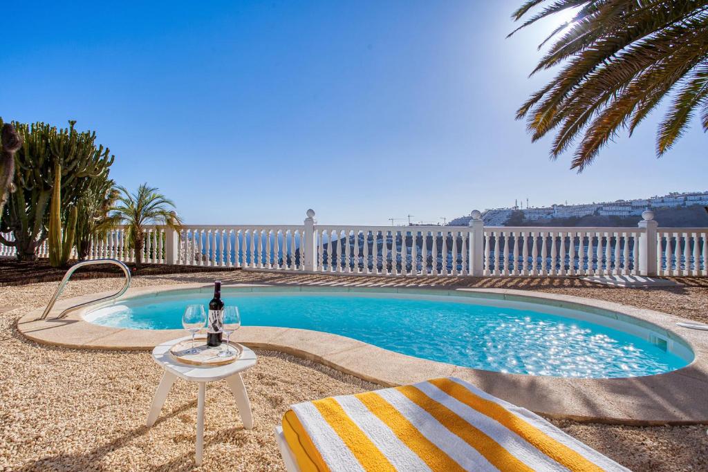 Stunning Villa with Breathtaking Ocean View — 7