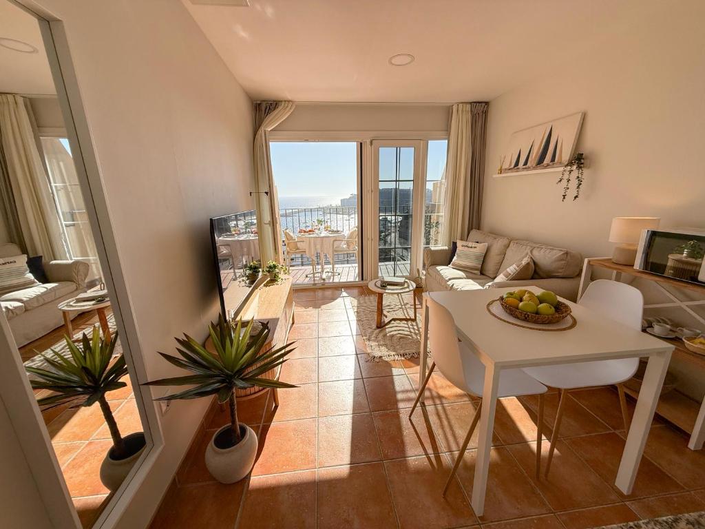 Sunset Balcony & Sea Views in Patalavaca Apt 08 — 11