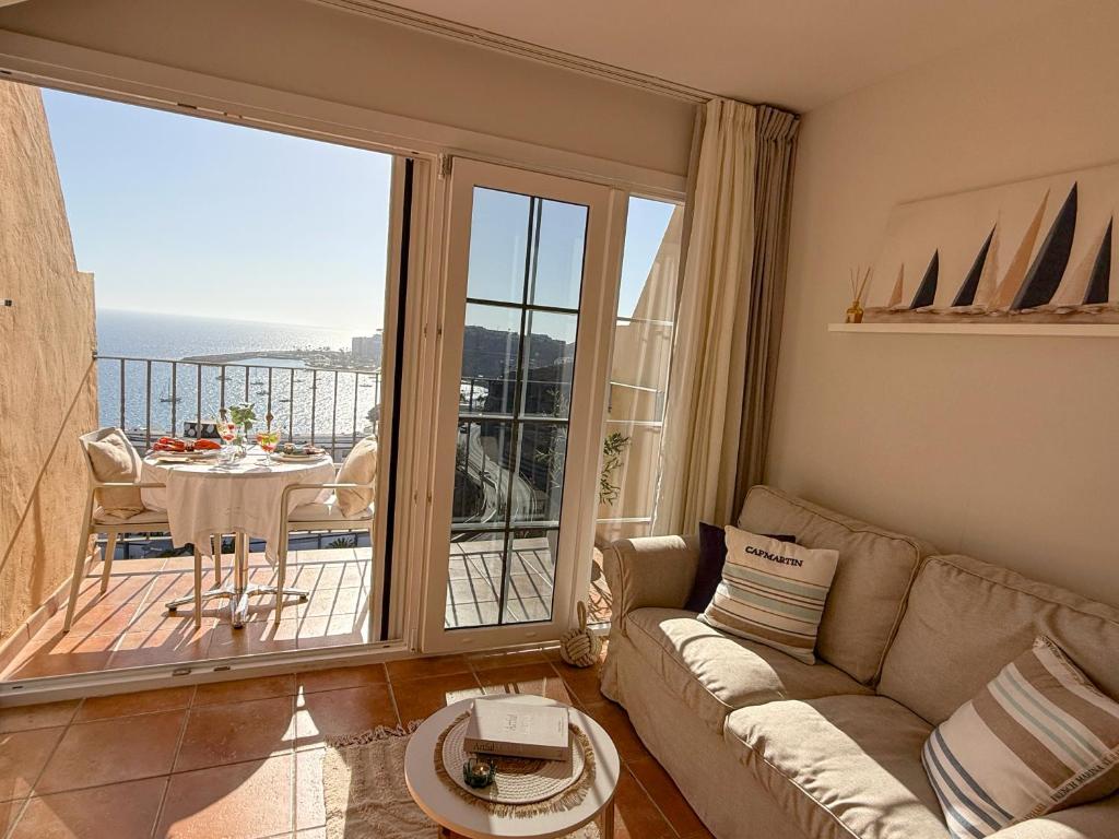 Sunset Balcony & Sea Views in Patalavaca Apt 08 — 9