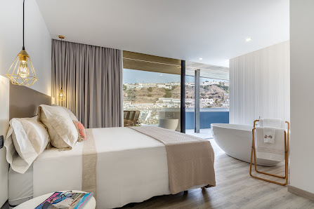 The One Luxury Apartments 5* — 1
