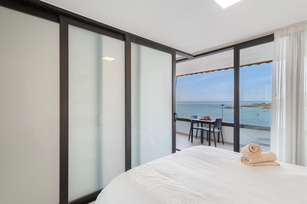 Vacaciones 'Ocean Wave Retreat' con vistas al mar, Wi-Fi y aire acondicionado — 11