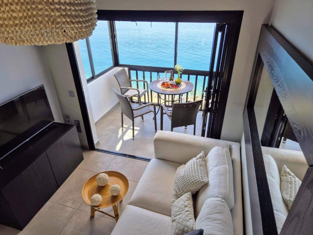 Very Romantic Seaview Apartment Patalavaca Mogán with Warm Pool — 4