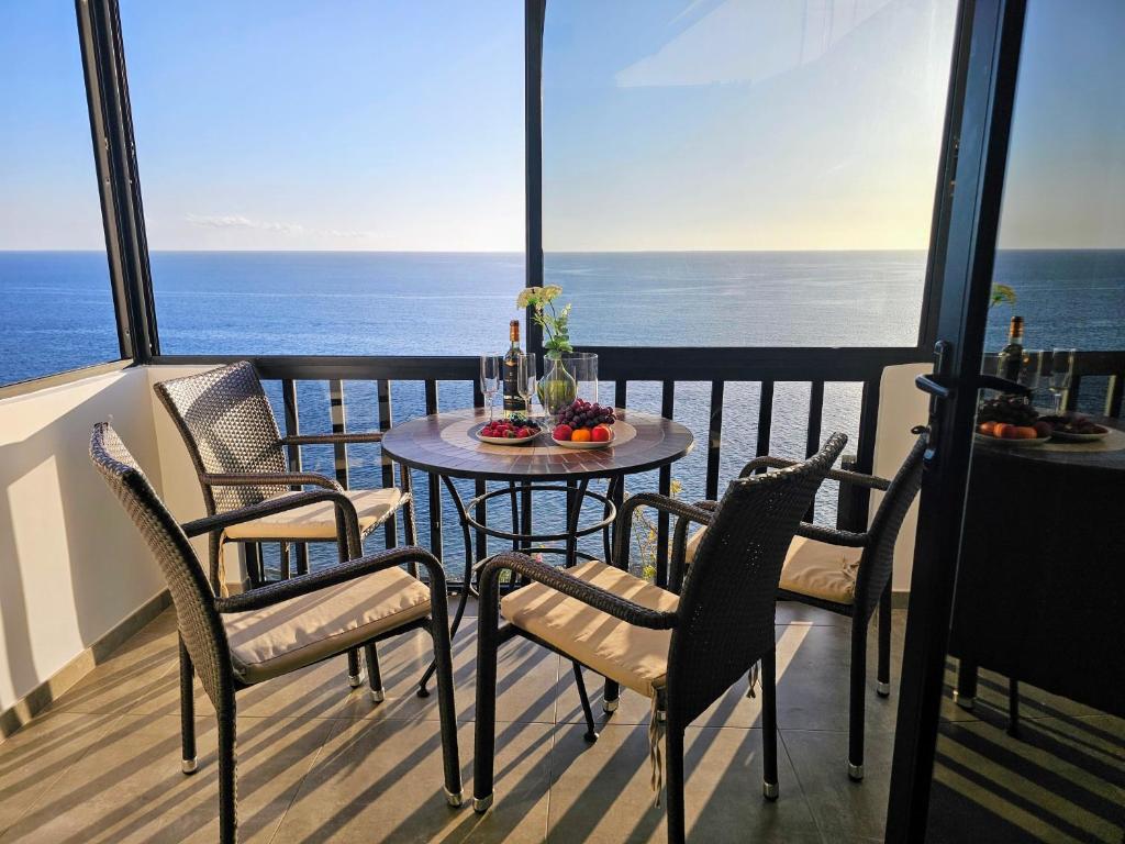 Very Romantic Seaview Apartment Patalavaca Mogán with Warm Pool — 7