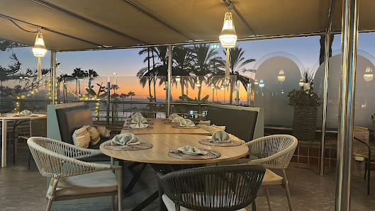 Vibe Beach House Restaurant / Bar — 1