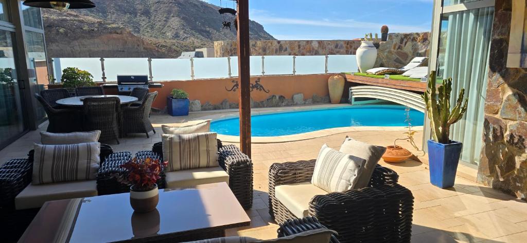 VILLA DE LUXE 5***** golf - piscine chauffée - home cinéma - billard — 7
