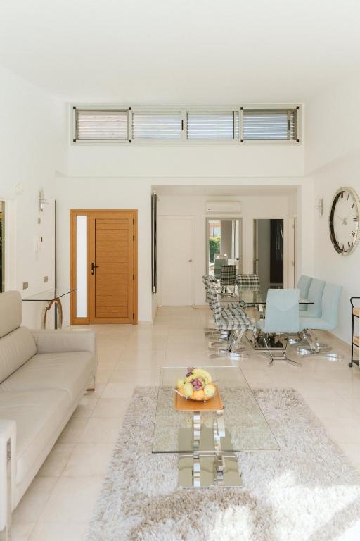 Villa Helene Tauro, Heated Pool, Wi-Fi, BBQ By Kalmacanaria — 11