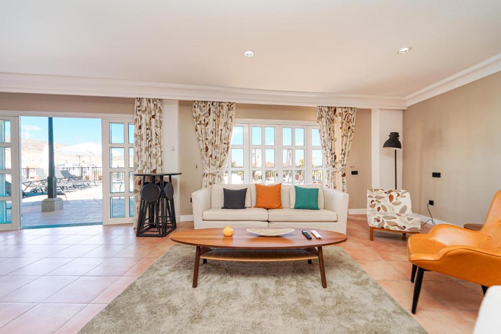 Villa Magnificent — 11