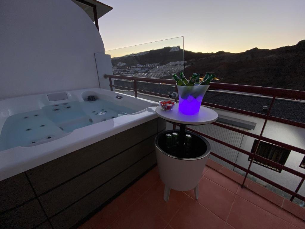 “Villa Mogán Mall”, con jacuzzi - Villa — 4