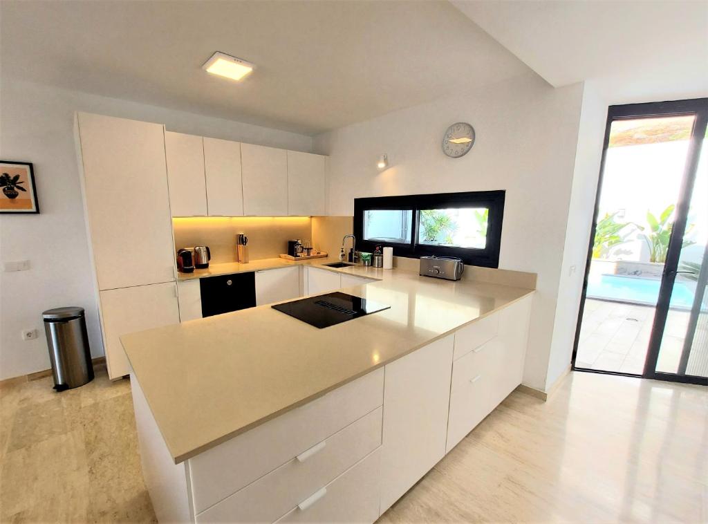 Villa Playa Amadores - Luxury villa with heated pool — 3
