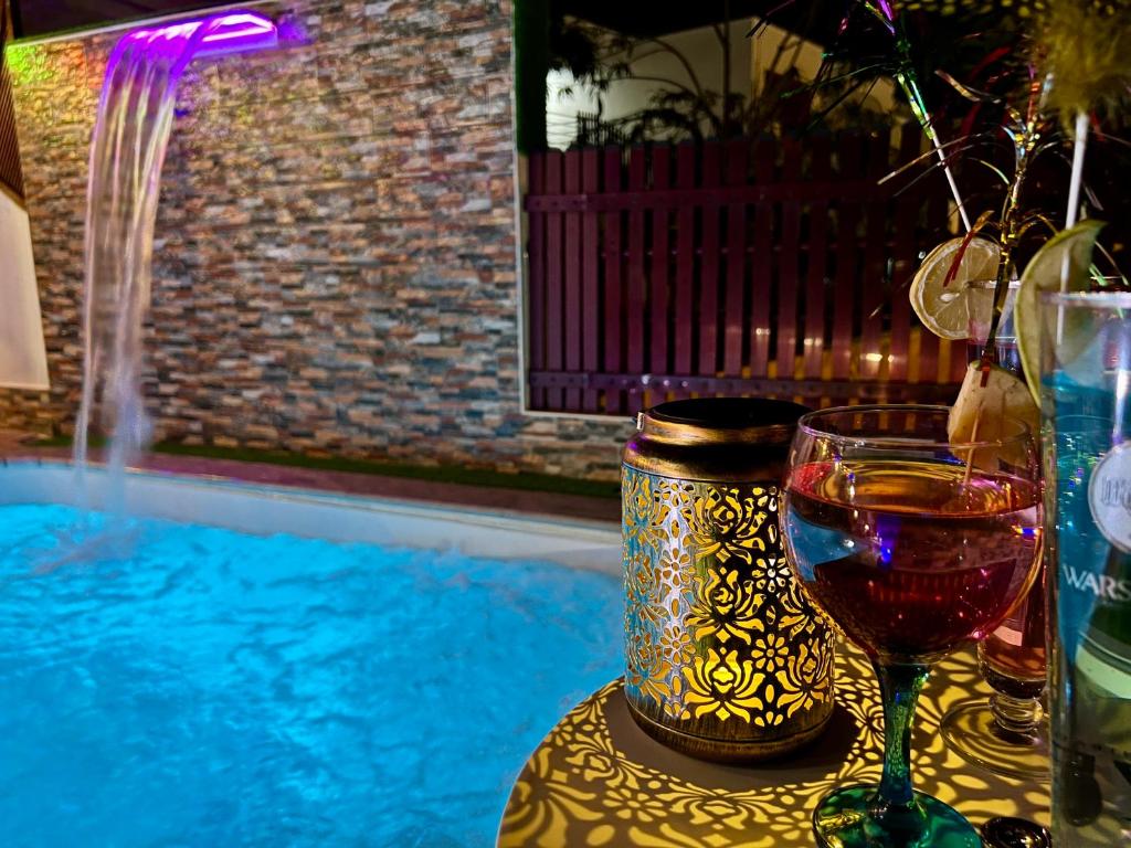 Villa Puerto Rico in front of the shopping center with private heated saltwater pool with jacuzzi&arcade games&table football — 4