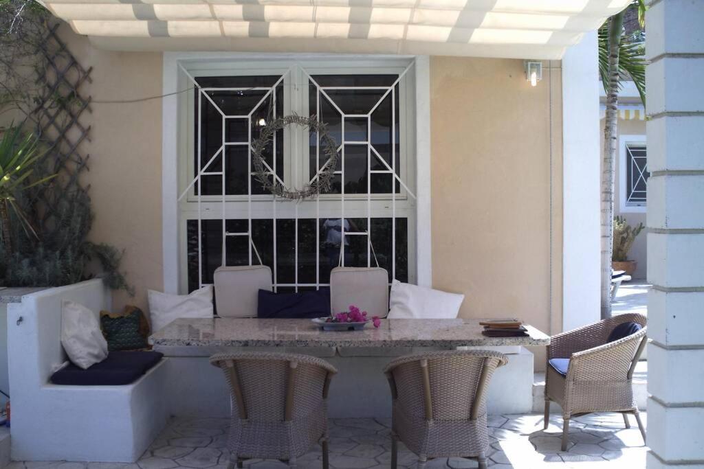 Villa-Tauro Leyh — 10